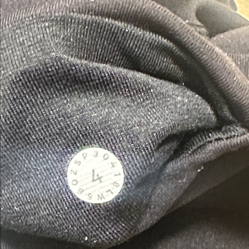 Lululemon Black Flared Leggings Sz 4 - Picture 10 of 10